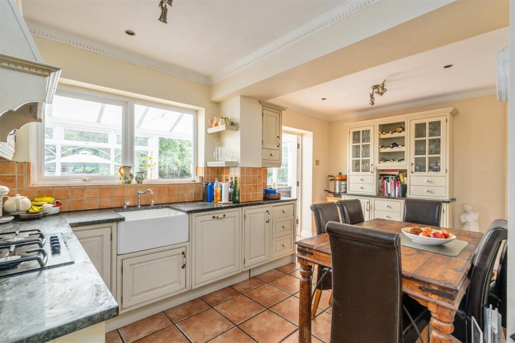 16 Longdon Road_15.jpg