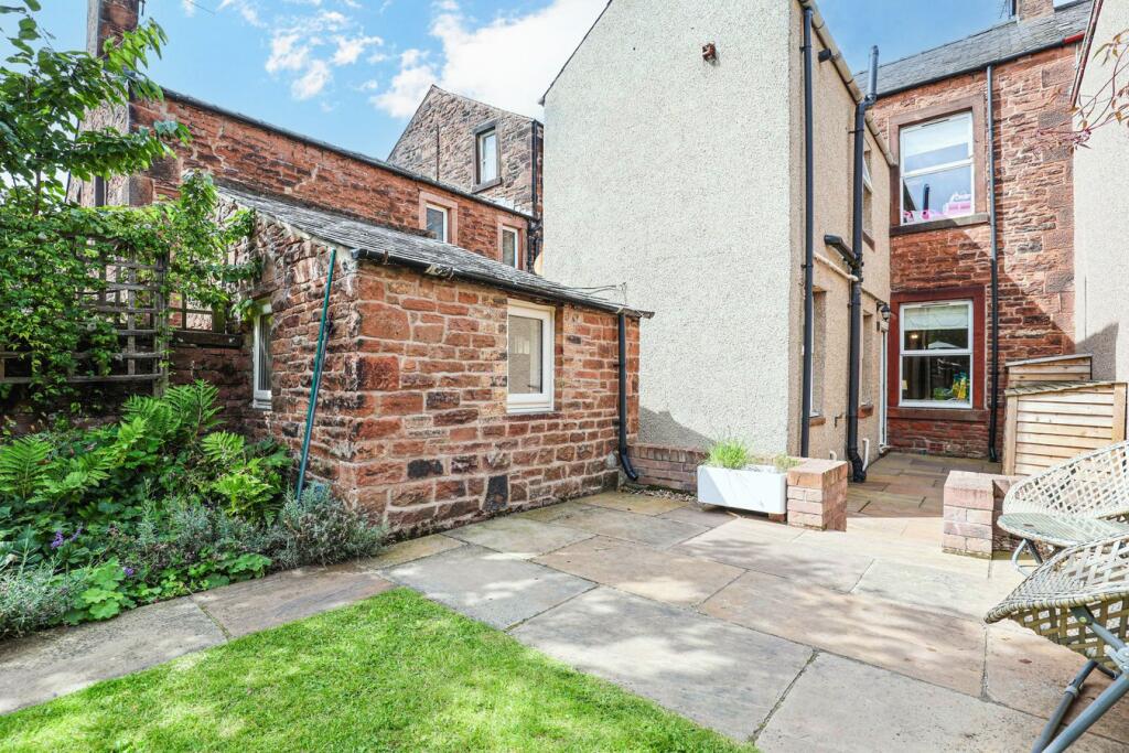 Rear &amp; Outbuilding