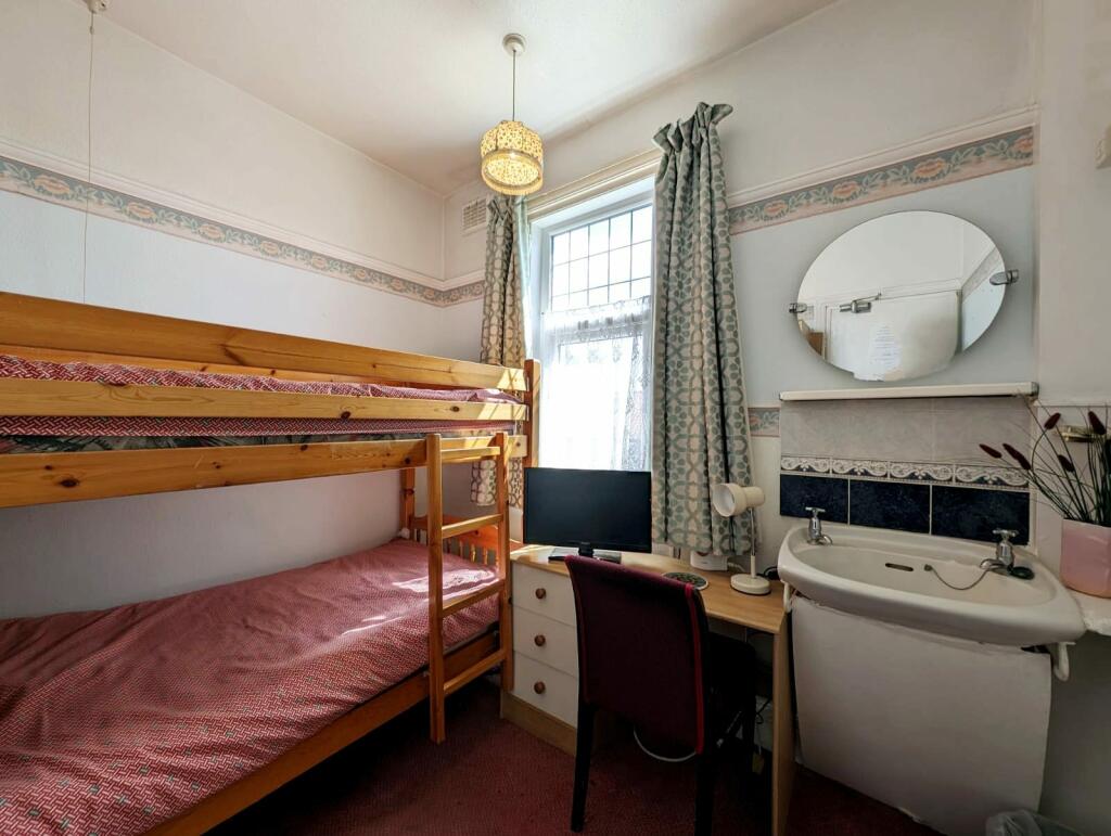 e5b89b0b-e9b2-4c6a-87aa-752965a88bd9