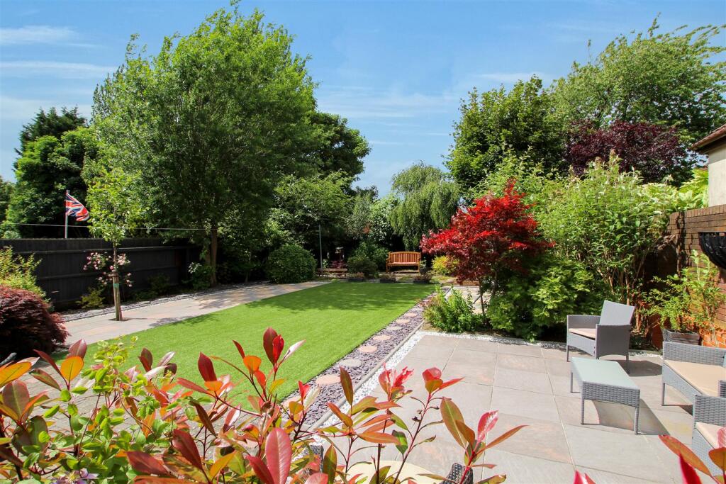 Rear-Garden-3.jpg