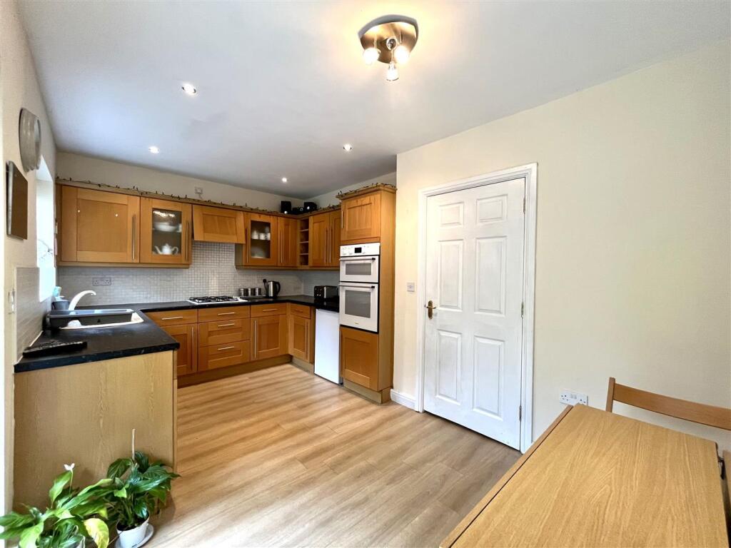 Breakfast Kitchen Aspect 2