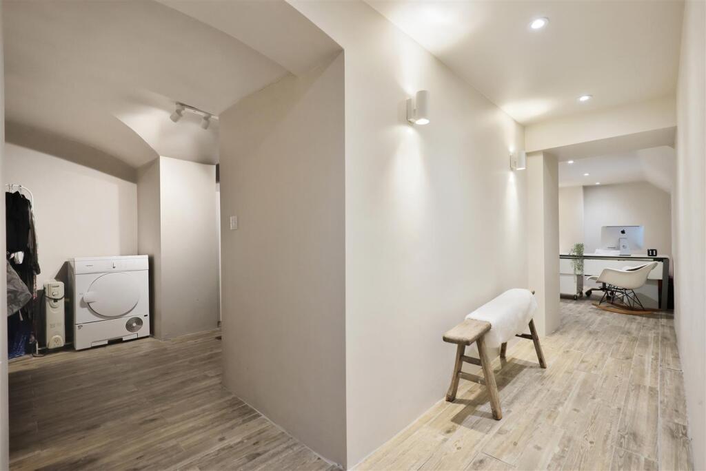 No 2 The Courtyard Wessington Court Woolhope (53).