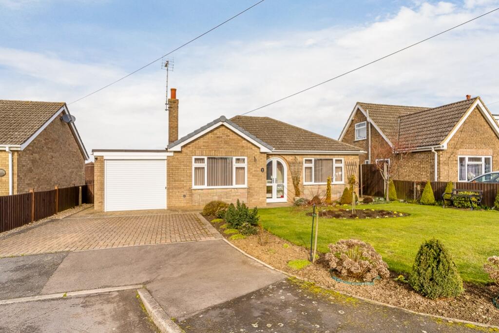 8 Chapel Gardens (Whaplode)-4