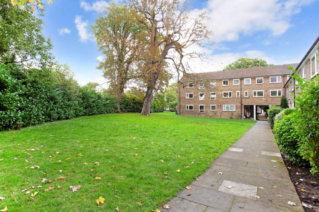 79277_33 Pond Mea...