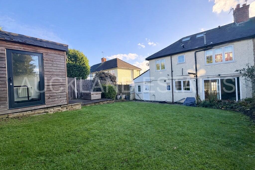 62EDCEDD-316D-455...