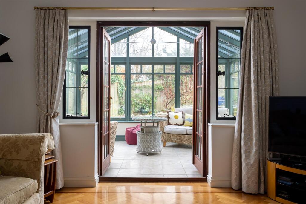 10 - Copper Beeches - GL6 6YE - Web.jpg