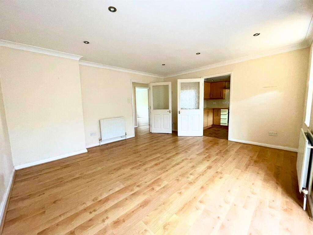 WhatsApp Image 2025-05-13 at 16.52.10_a9a29d84 - E