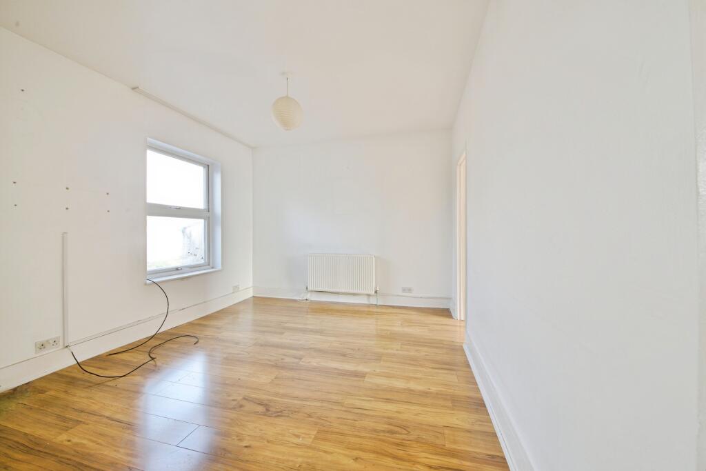 69 Town Road London, N9 0SJ