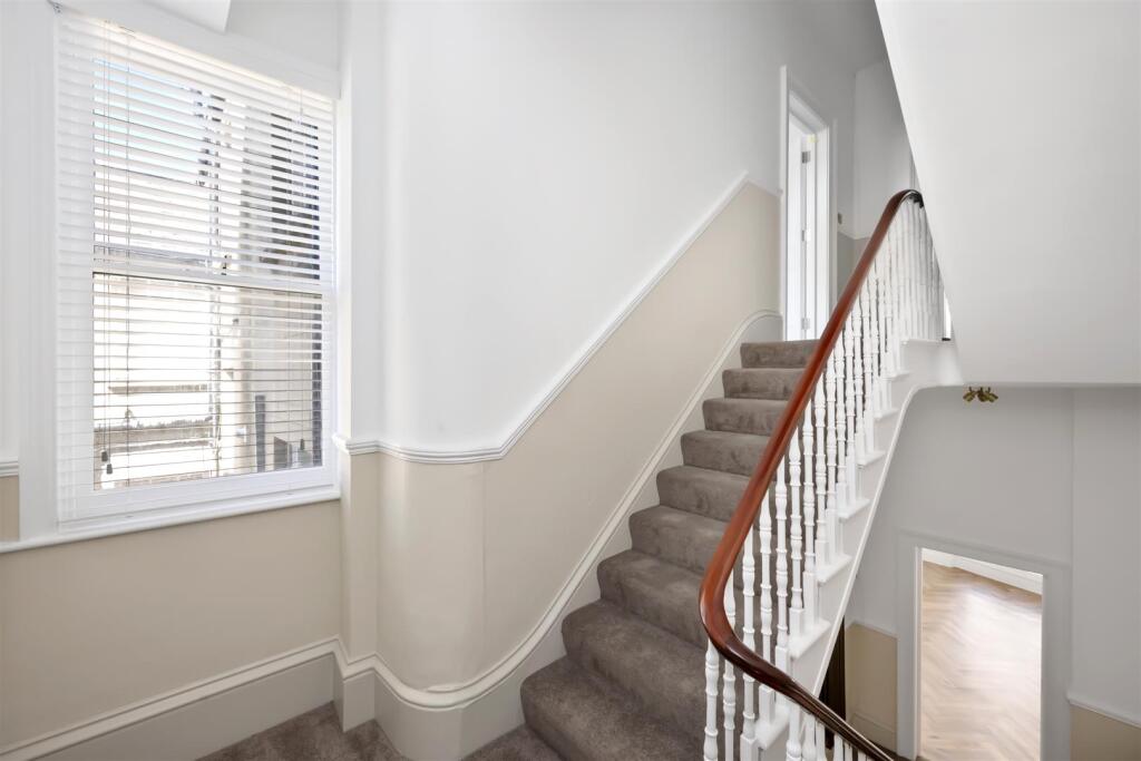 Lansdowne Place, 61-010.jpg