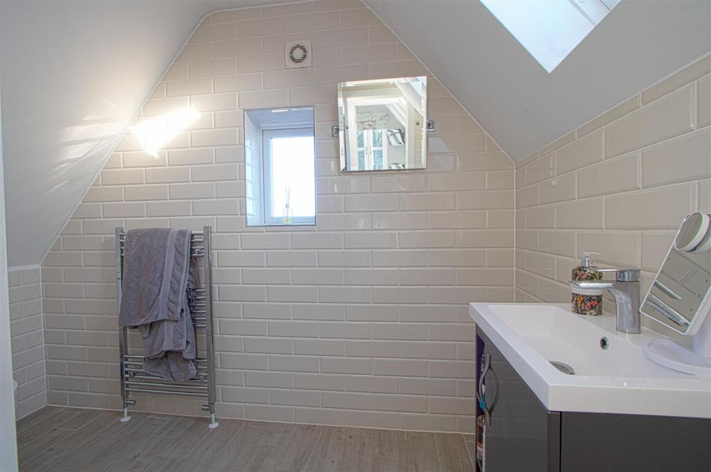 ensuite 3 .jpg