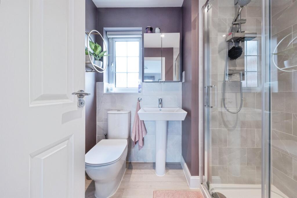 En-suite Bathroom