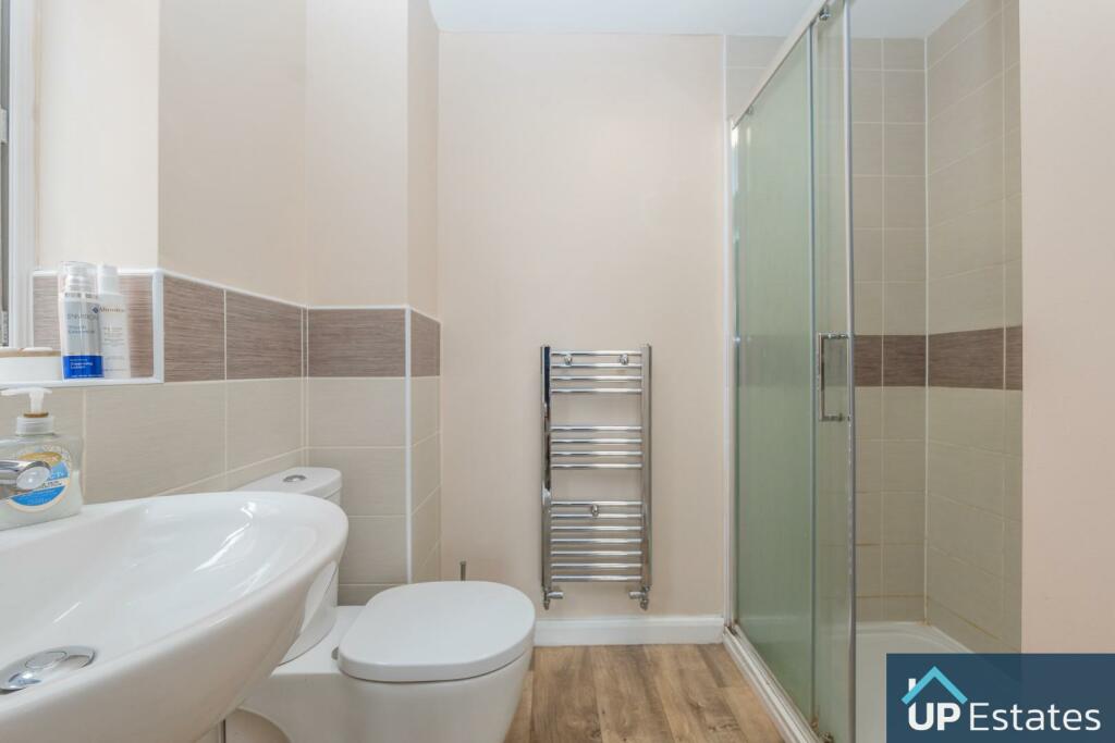 EN SUITE