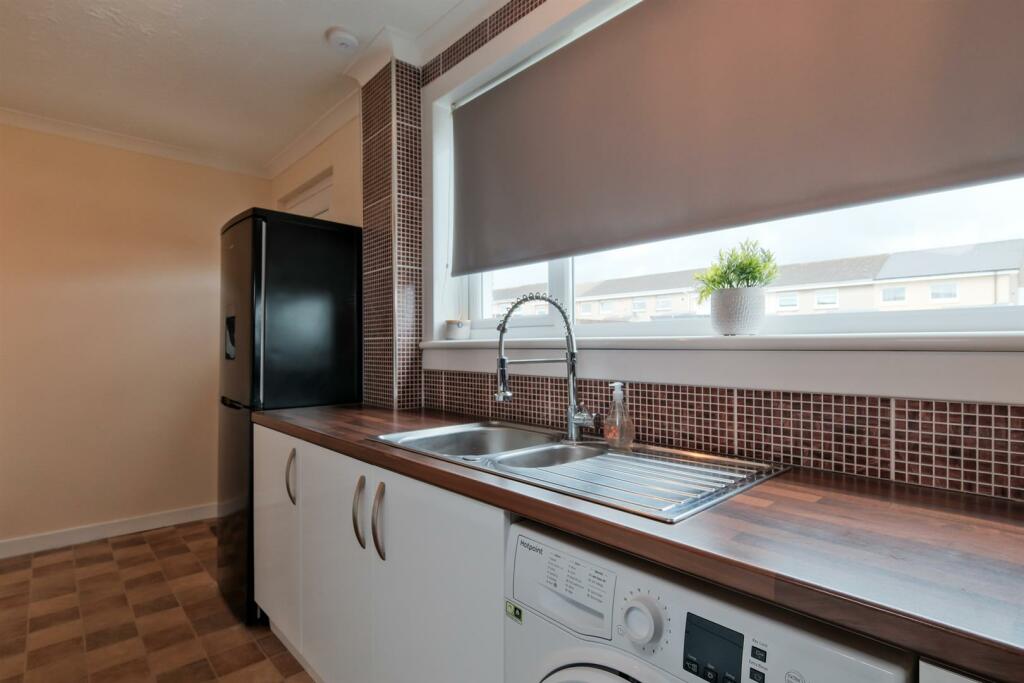 009-22 Spey Court, Newmains ML2 9EE_.jpg