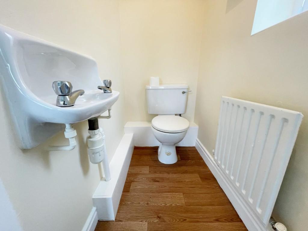 ground floor wc.jpg