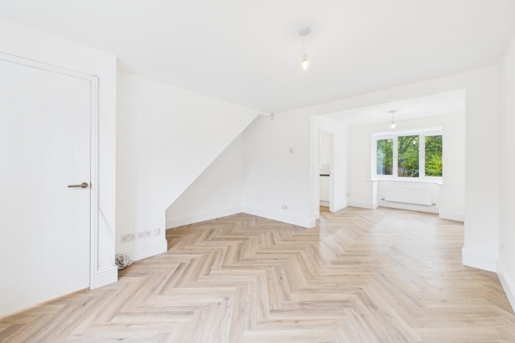 CAM03162G0-PR0335-STILL015