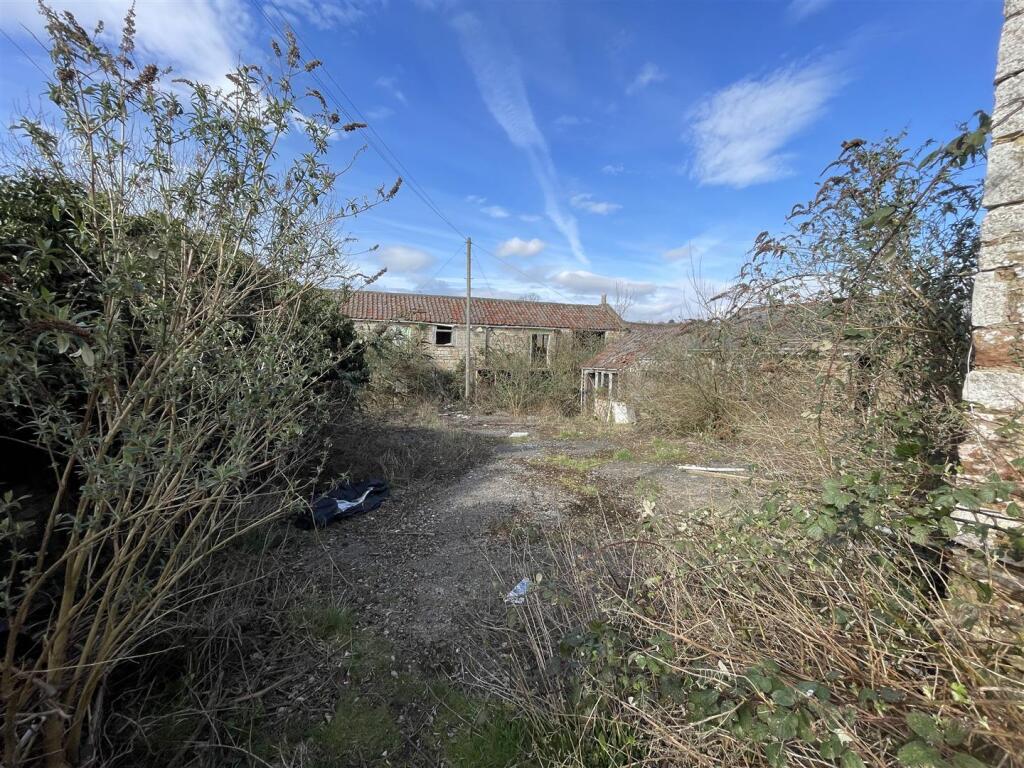 17 Station Road, Midsomer Norton, BA3 2AZ Freehold