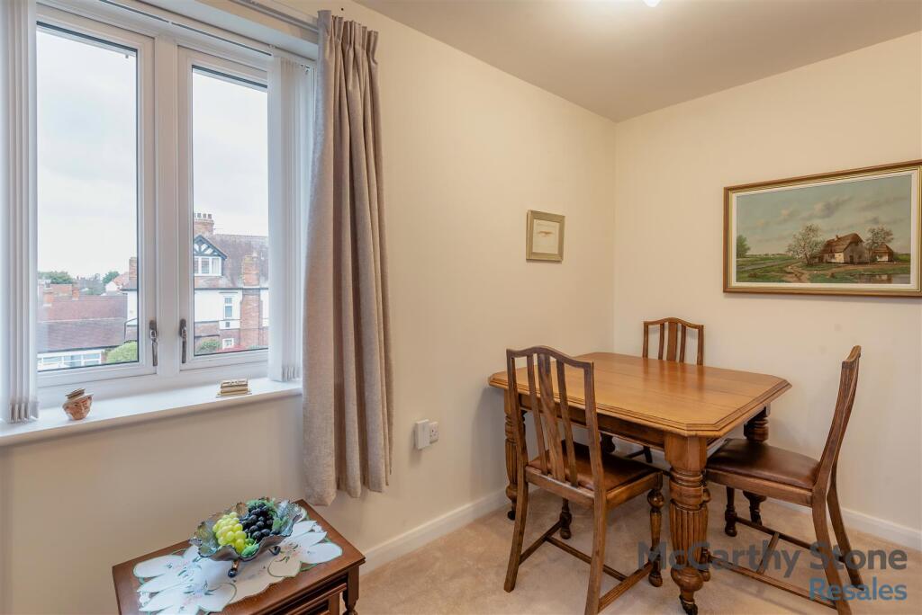 8640849-interior05.jpg