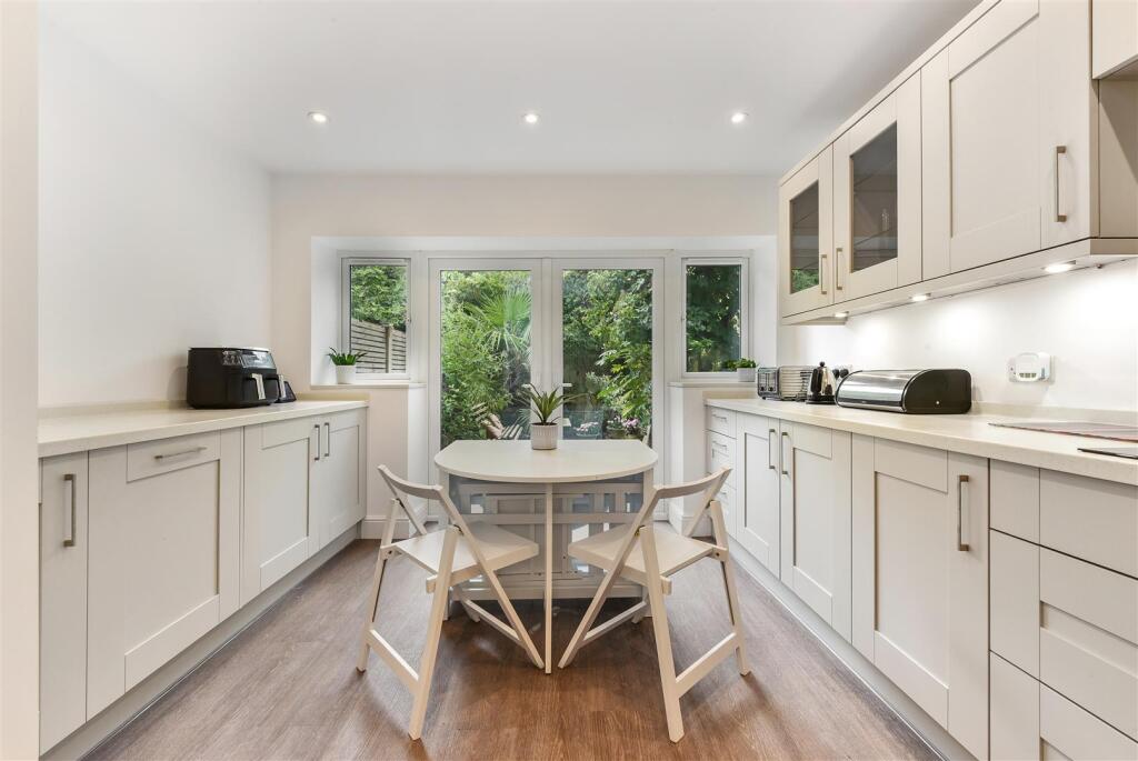 Kitchen/Breakfast Room