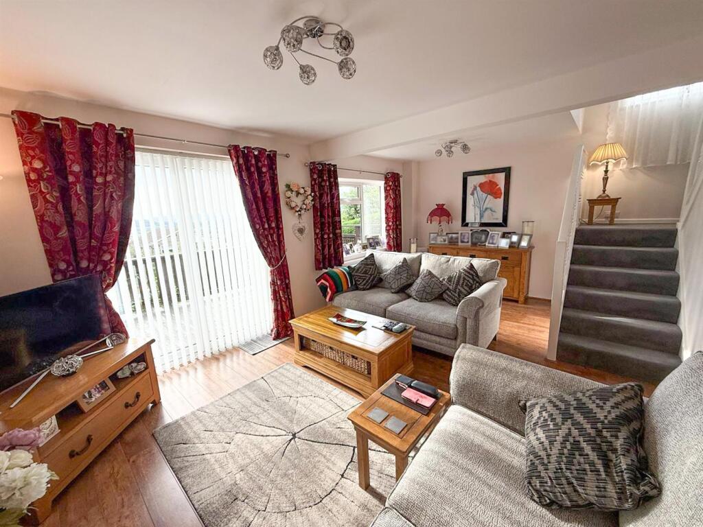 3 Bed Detached, Silsden