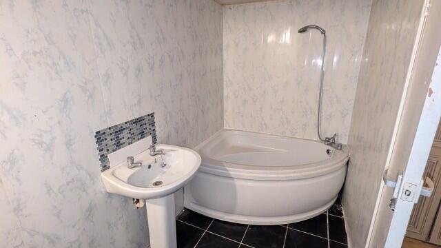 Bath T202507151324.jpg