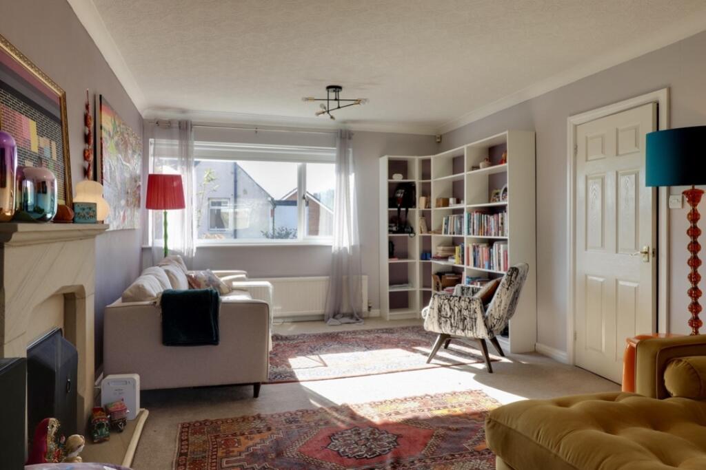 Spacious living room