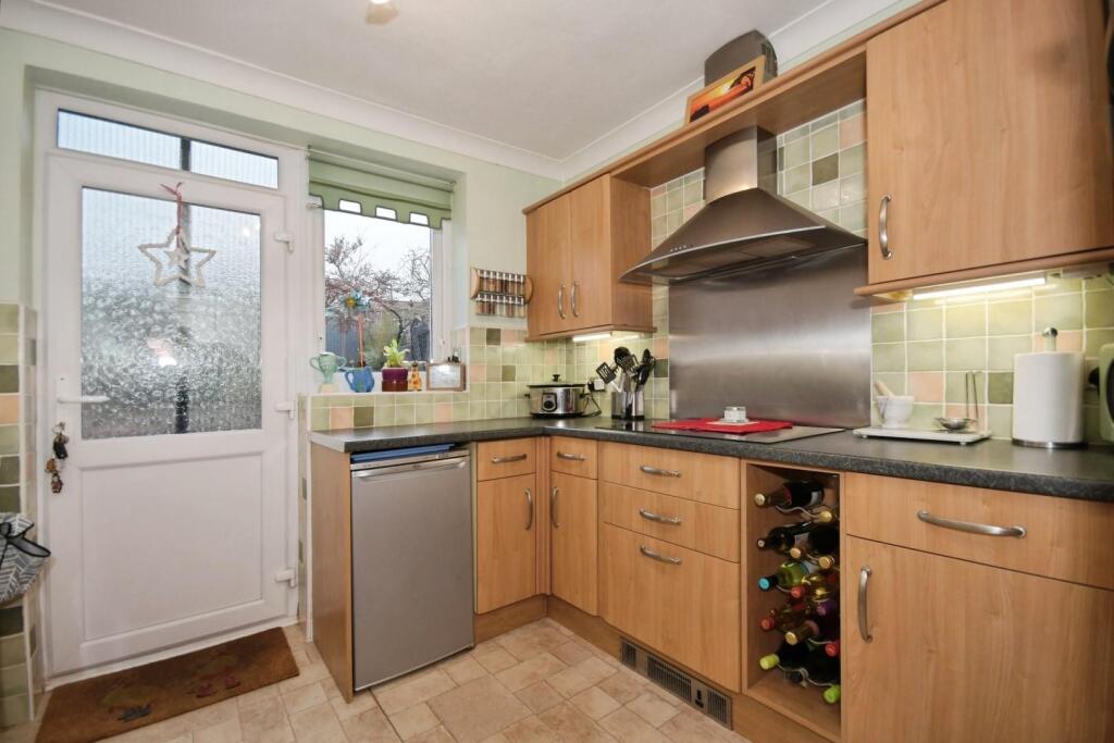 KITCHEN 01.jpg