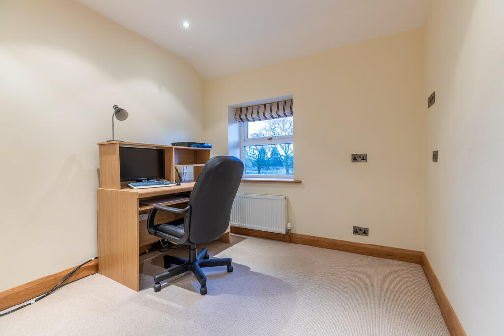 Bedroom 5/Office 