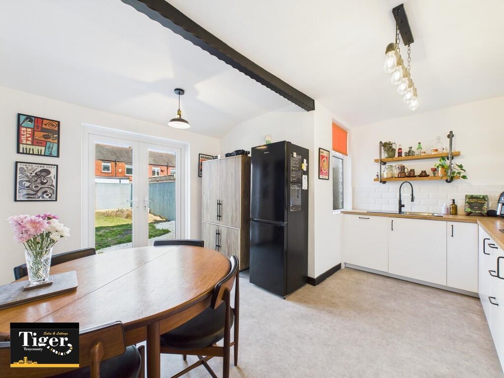 CAM02176G0-PR0518...