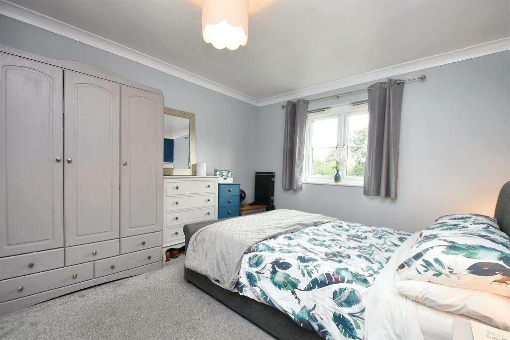 Bedroom 2.JPG
