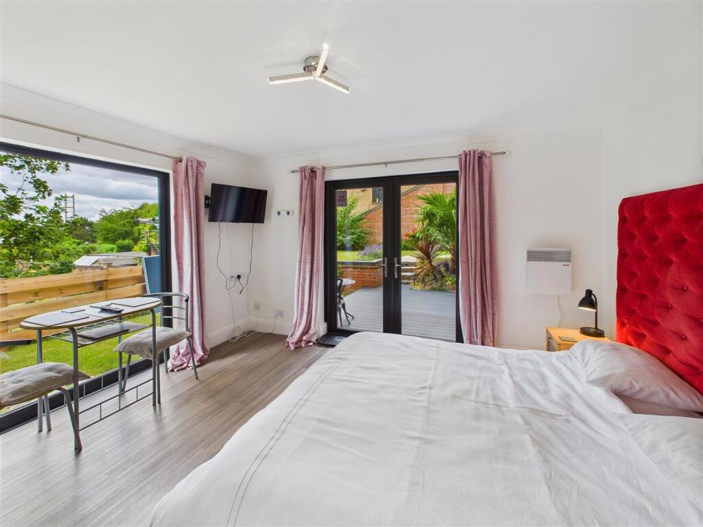 Ground Floor Bedroom Suite 2