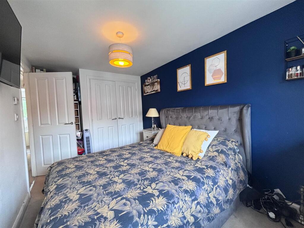 bedroom.jpg