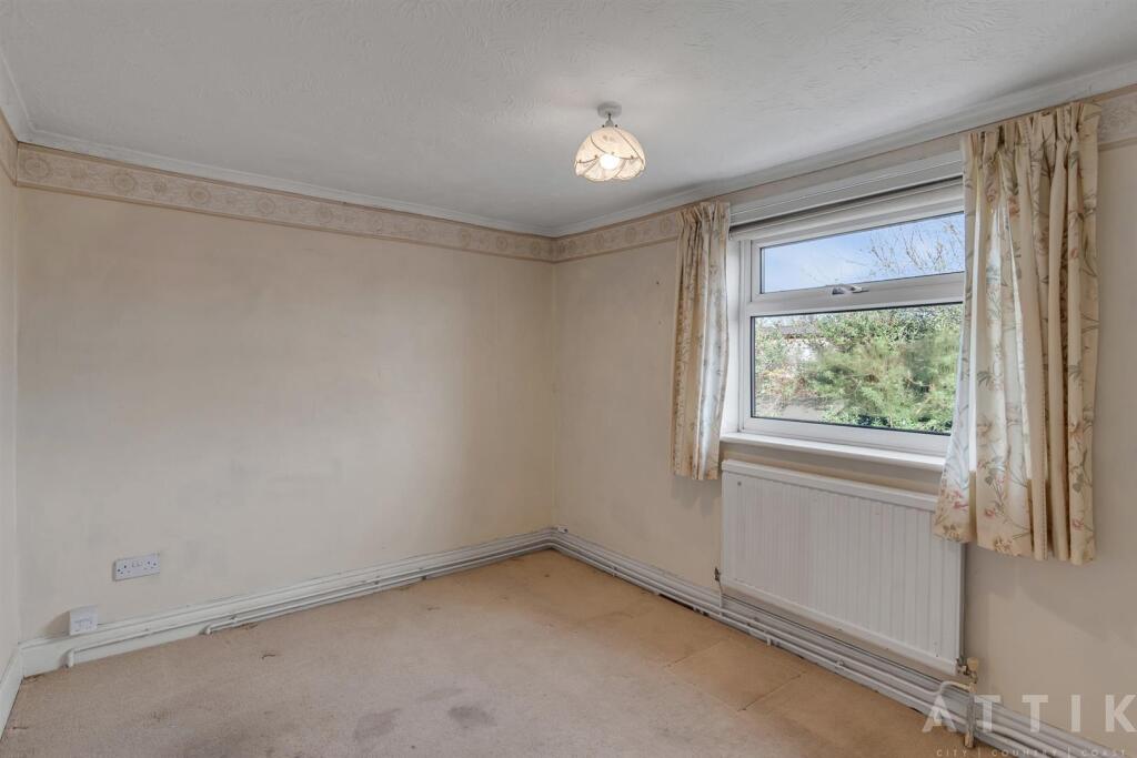 28 Norwich Road Halesworth IP19 8BX (19).jpg