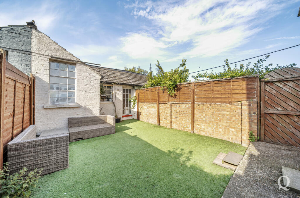 b313f7ce-9f39-4d9...