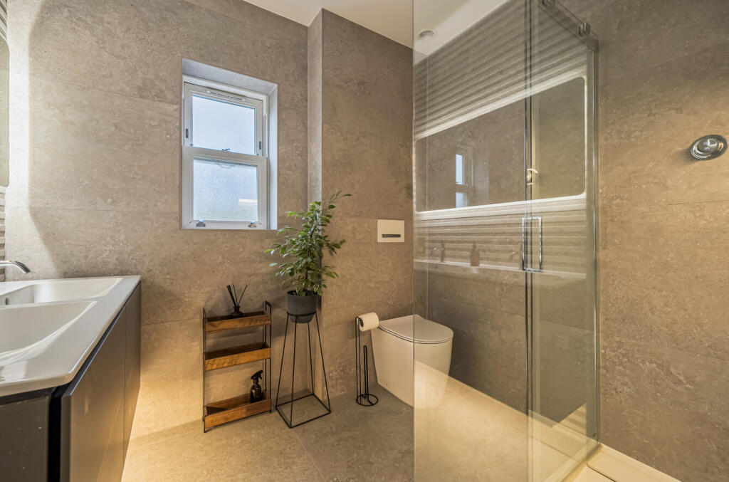 1383590-70-692489...