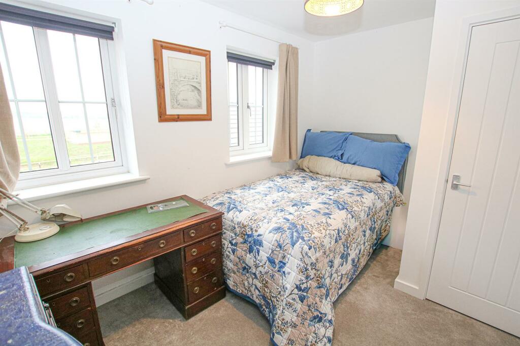 IMG_6954 bed 2.jpg
