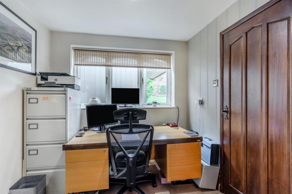0245office.jpg