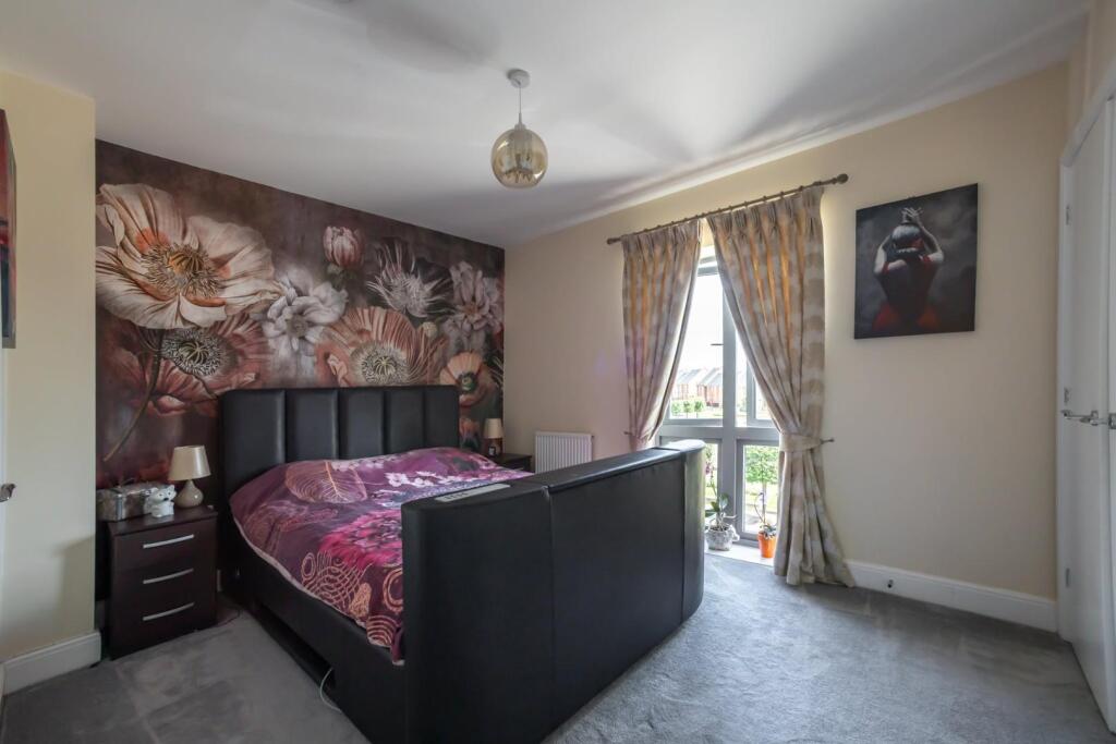 Bedroom 1 1.jpg