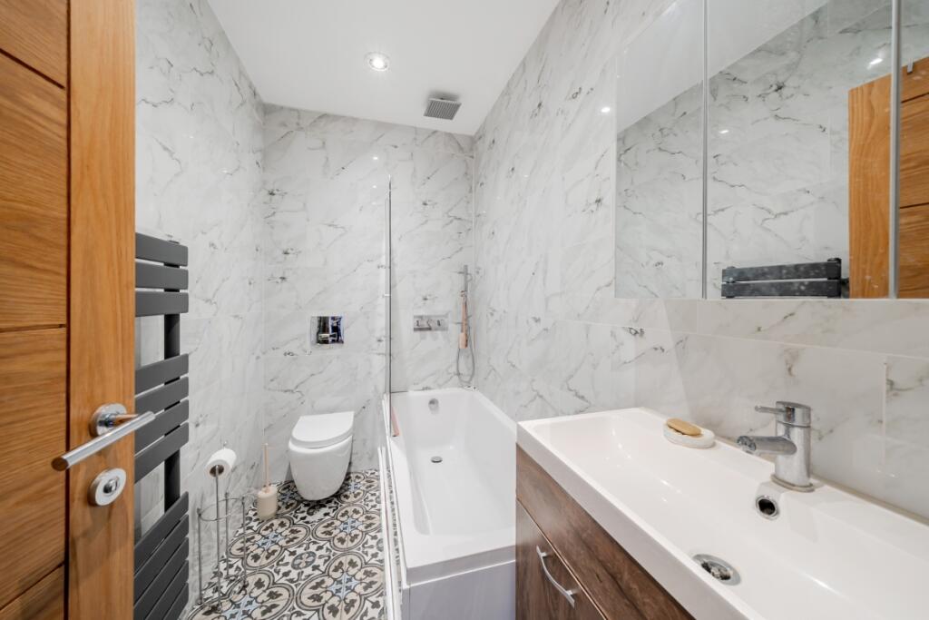 1358920-12-68d3ff...