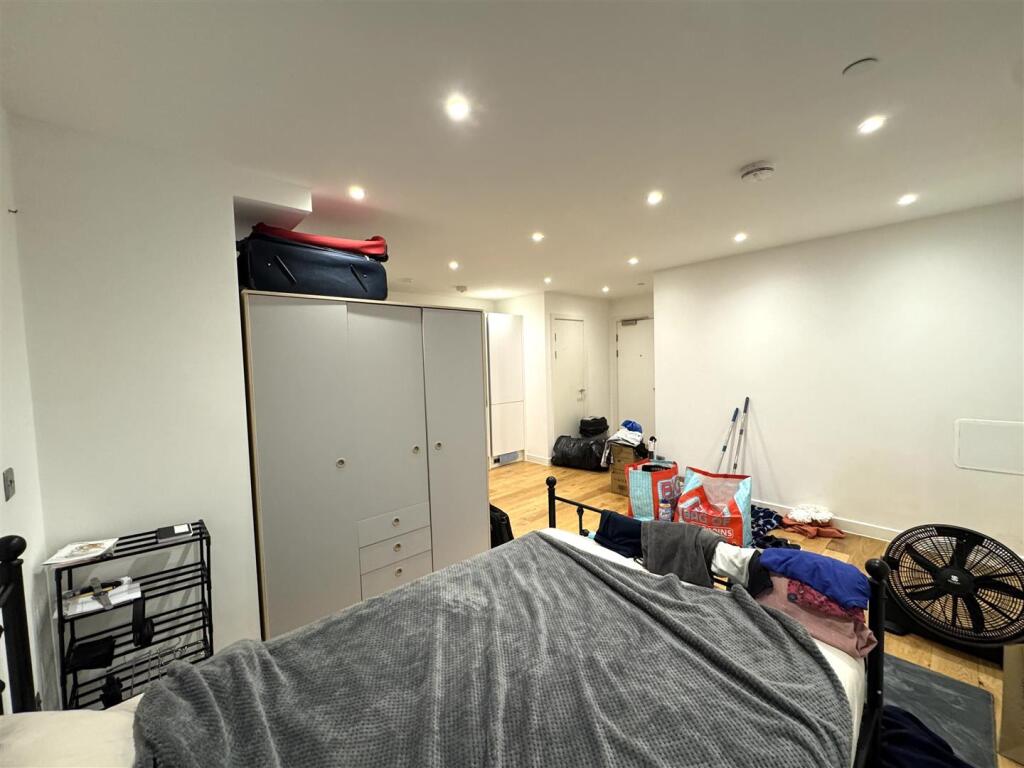 Living Rm pic 4.jpeg