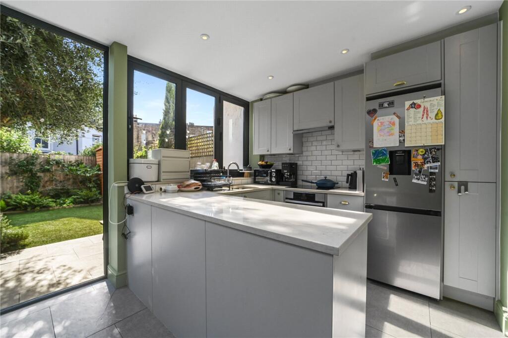 Kitchen/Dining