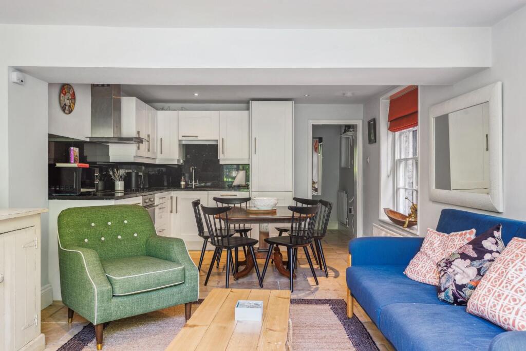 91653_Flat 2 11 St Nicholas Road(8).jpg