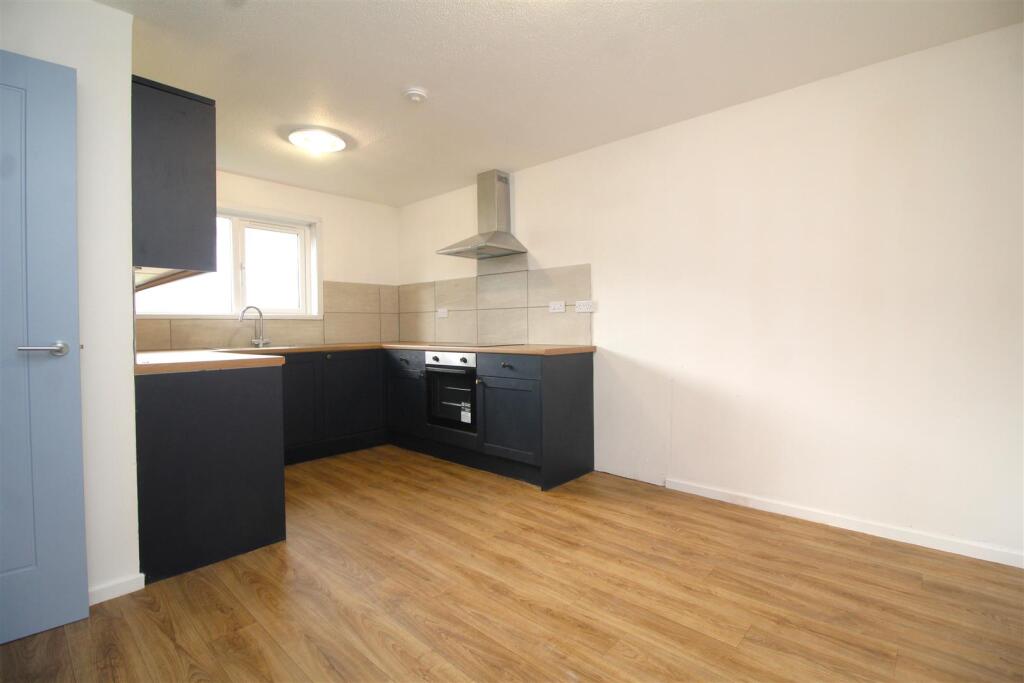 kitchen diner 1.JPG