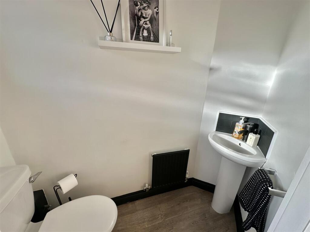 Bramleys Estate Agents - Greenfield View - Batley 