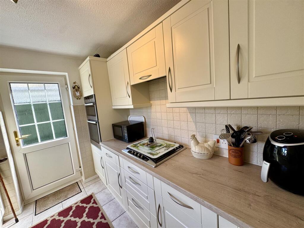 Kitchen 3.jpeg