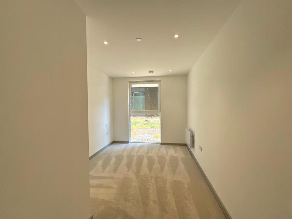 Bedroom 2 pic 2.jpg