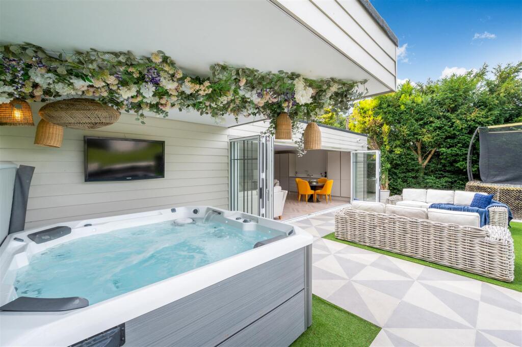 GREEN CURVE, 20-4.jpg