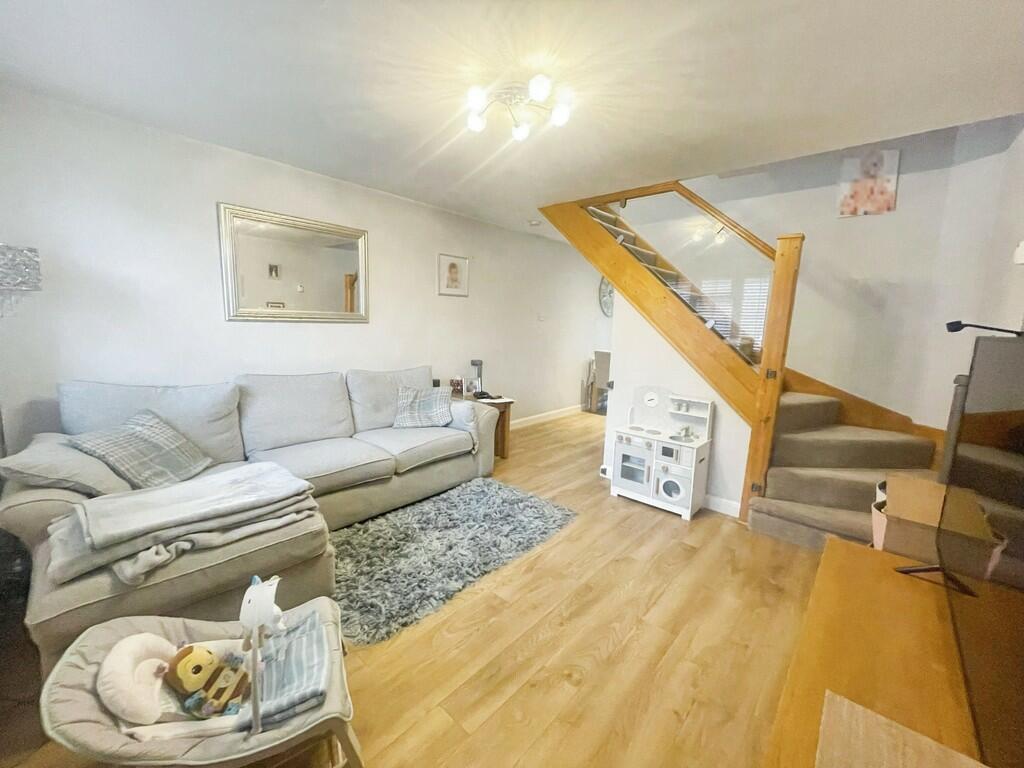 f69ebe3a-LIVING 2...