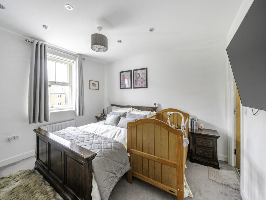 1341804-5-68a47bf...