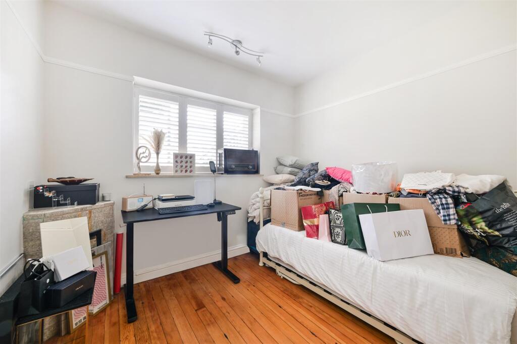 BEECHWOOD COURT, 13-18.jpg