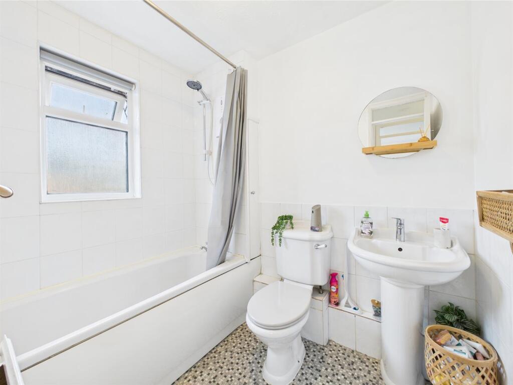 CAM01224G0-PR0632-STILL001.jpg